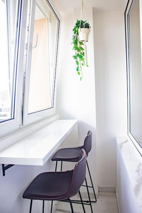 Central Apartment With Balcony And Views, Old Town, Metro Varşovia Exterior foto