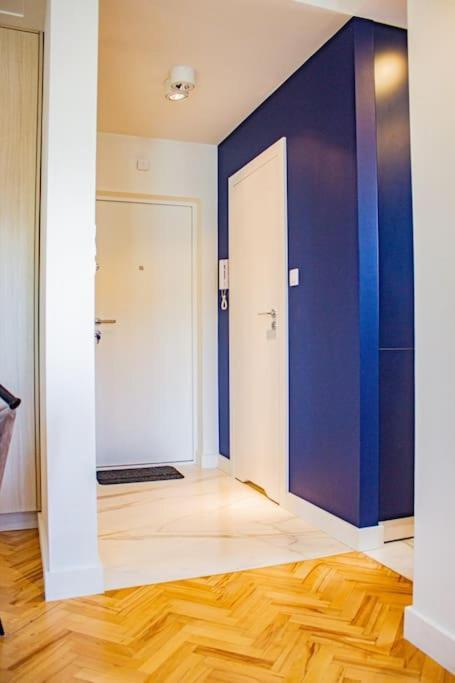 Central Apartment With Balcony And Views, Old Town, Metro Varşovia Exterior foto