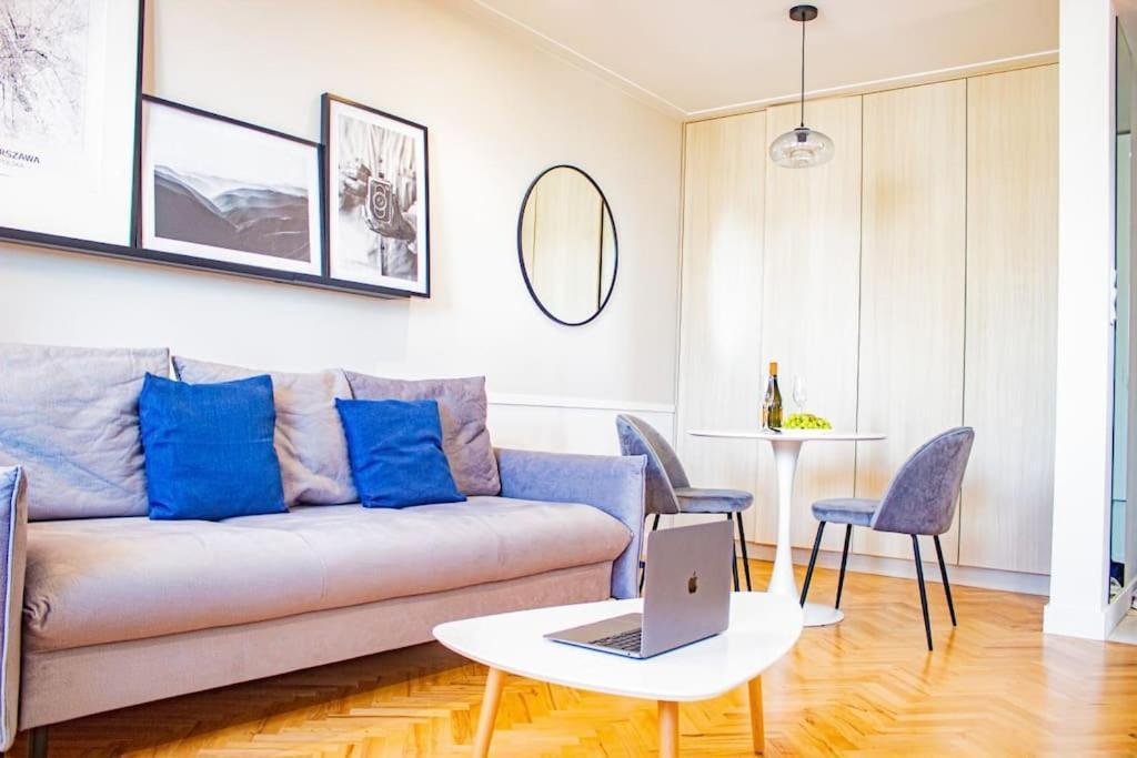 Central Apartment With Balcony And Views, Old Town, Metro Varşovia Exterior foto