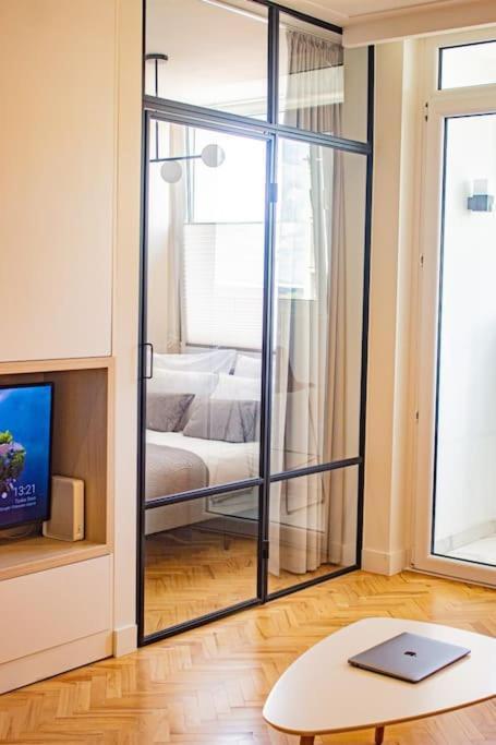 Central Apartment With Balcony And Views, Old Town, Metro Varşovia Exterior foto