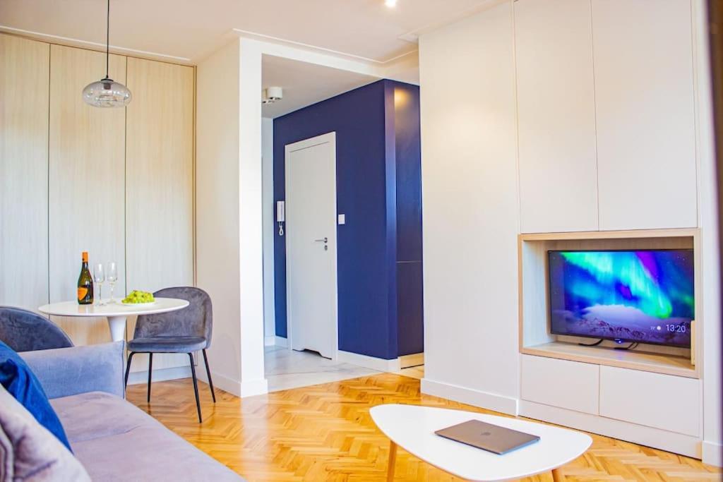 Central Apartment With Balcony And Views, Old Town, Metro Varşovia Exterior foto