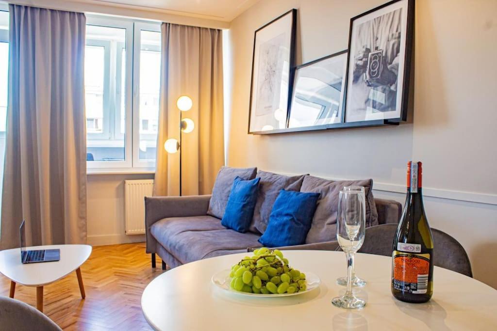 Central Apartment With Balcony And Views, Old Town, Metro Varşovia Exterior foto