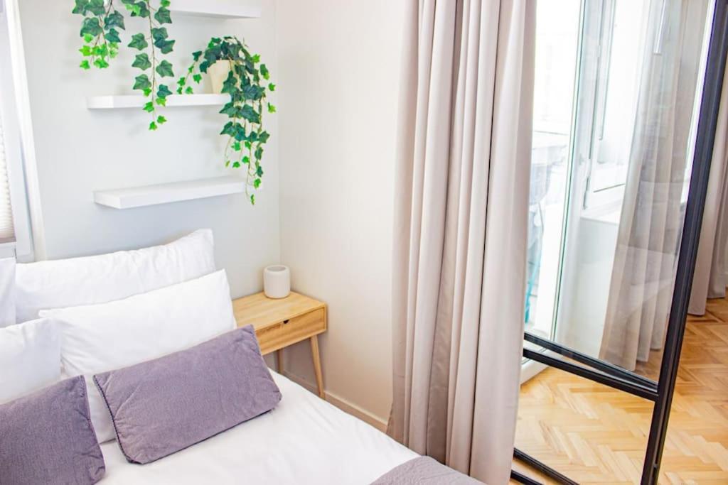 Central Apartment With Balcony And Views, Old Town, Metro Varşovia Exterior foto