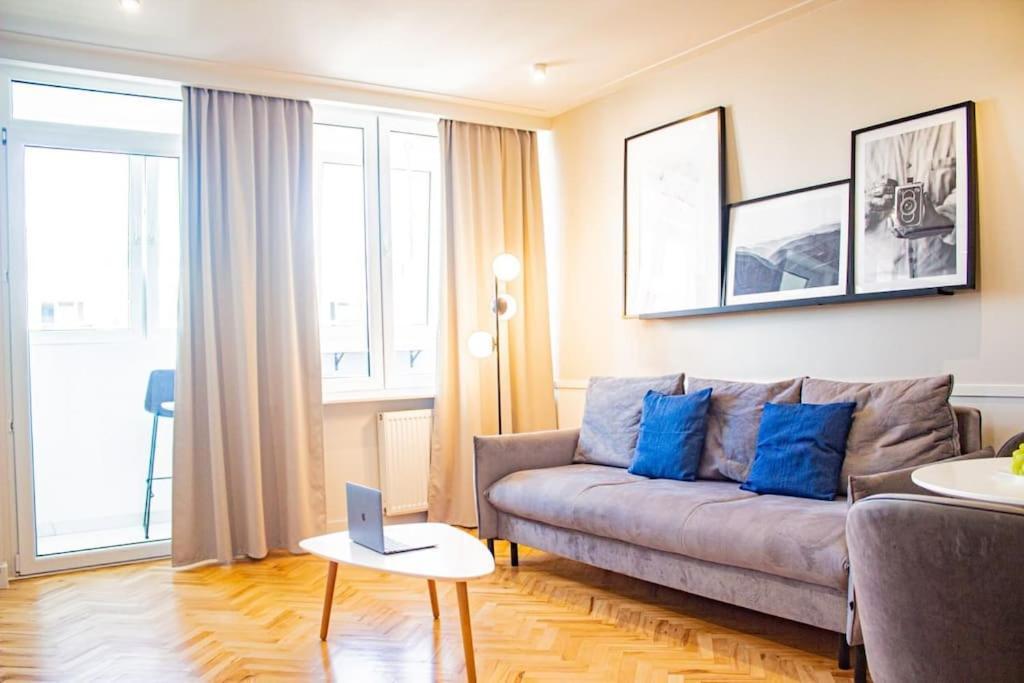 Central Apartment With Balcony And Views, Old Town, Metro Varşovia Exterior foto